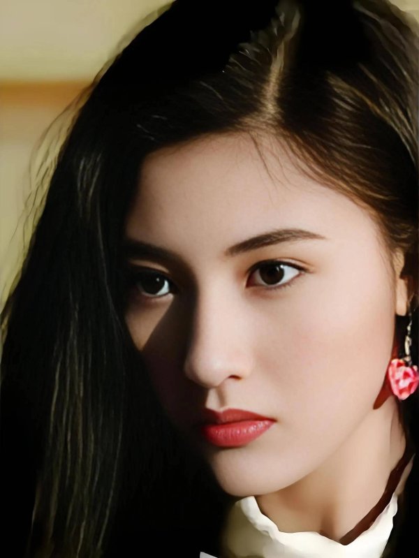 配资平台配资配资 怀旧经典：港台十大绝色佳人，天然美貌谁是你心中的白月光？