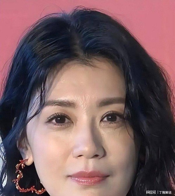 申请股票配资 舒淇贾静雯李小冉生图流出！无滤镜下容貌变化惊人，网友热议：自然老去有何不可？